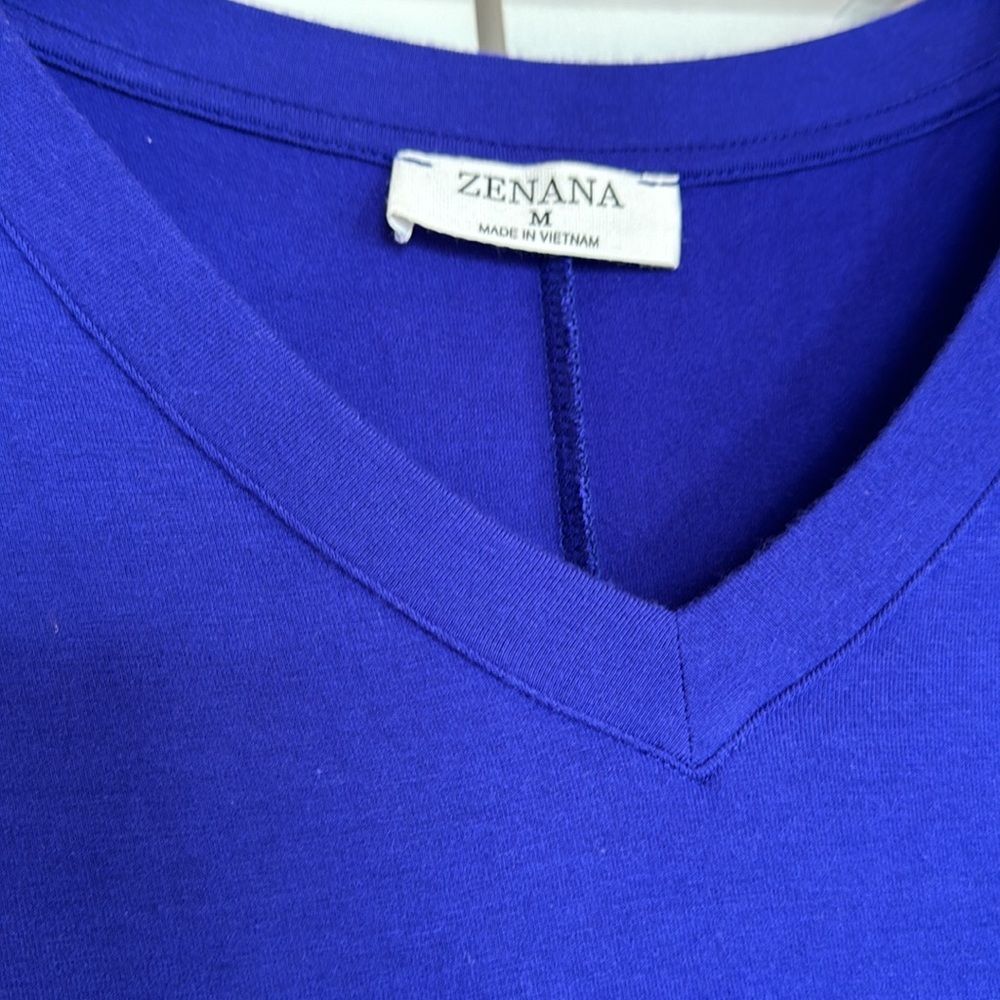 Zenana Outfitters Royal Blue V-Neck Tee Women's Size M NWOT - Picture 2 of 4